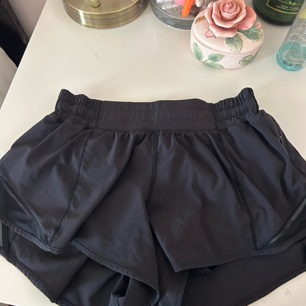 Lululemon black hotty hot shorts